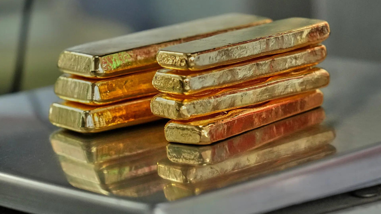 Gold Silver Rate Today Live Updates: Gold rallies over 2% to $4,063 as weak US data boosts investor sentiments