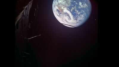 ESA’s Jupiter-bound spacecraft changed direction by 20 degrees and gained 3.5 km/s in speed using Earth’s gravity; ESA’s Juice spacecraft needed no major engine burn for the boost